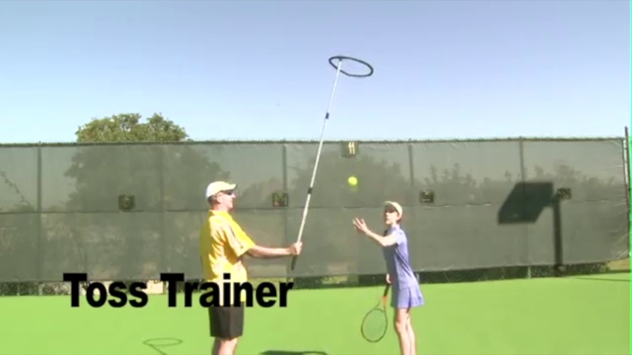 How to Improve the Accuracy of Your Tennis Serving Toss