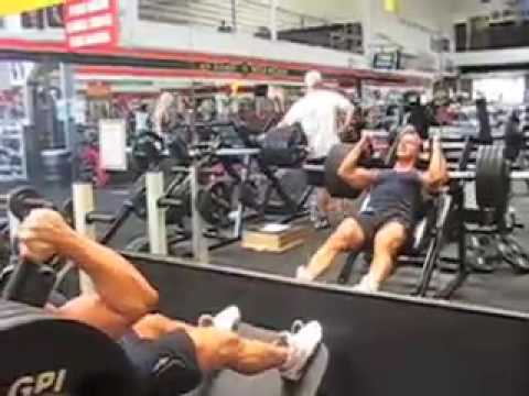 WBFF+World+Fitness+Model+Championships+Video+Blog.+Video+%2311%3A+Quads+%40+Gold%27s+Gym%2C+Venice