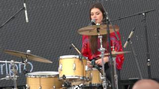 Watch Elise Trouw She Talking video