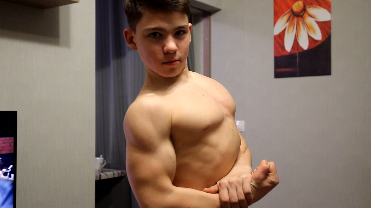 Muscular teen webcam