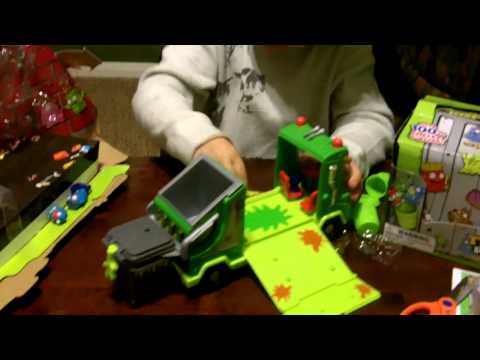 The Trash Pack Garbage Truck Toy Unboxing and Review
