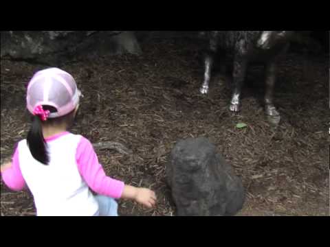 せいら（２歳６ヶ月）横浜動物園ズーラシア　馬さん？牛さん？