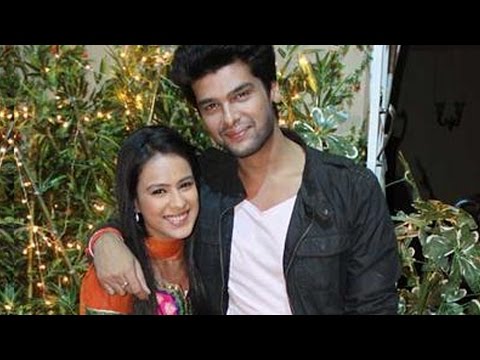 Virat Manvi ROMANTIC KISS scene : Ek Hazaaron Mein Meri Behna...