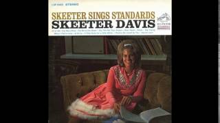 Watch Skeeter Davis Cry Me A River video