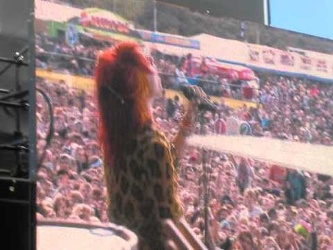 You Me At Six Hayley Williams Stay With Me Reading Festival 2010 