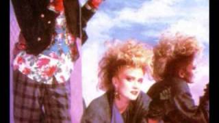 Watch Thompson Twins The Rowe video
