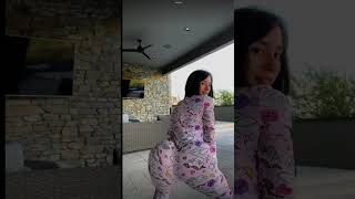 White Girl Twerking In Pajamas