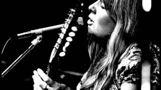 Watch Sandy Denny Lets Jump The Broomstick video