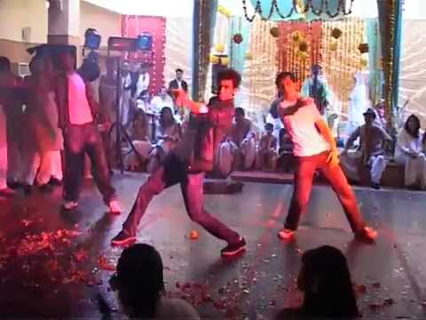 The Best Mehndi Dance Ever 2012 (Shahid Kapoor Songs Medley)