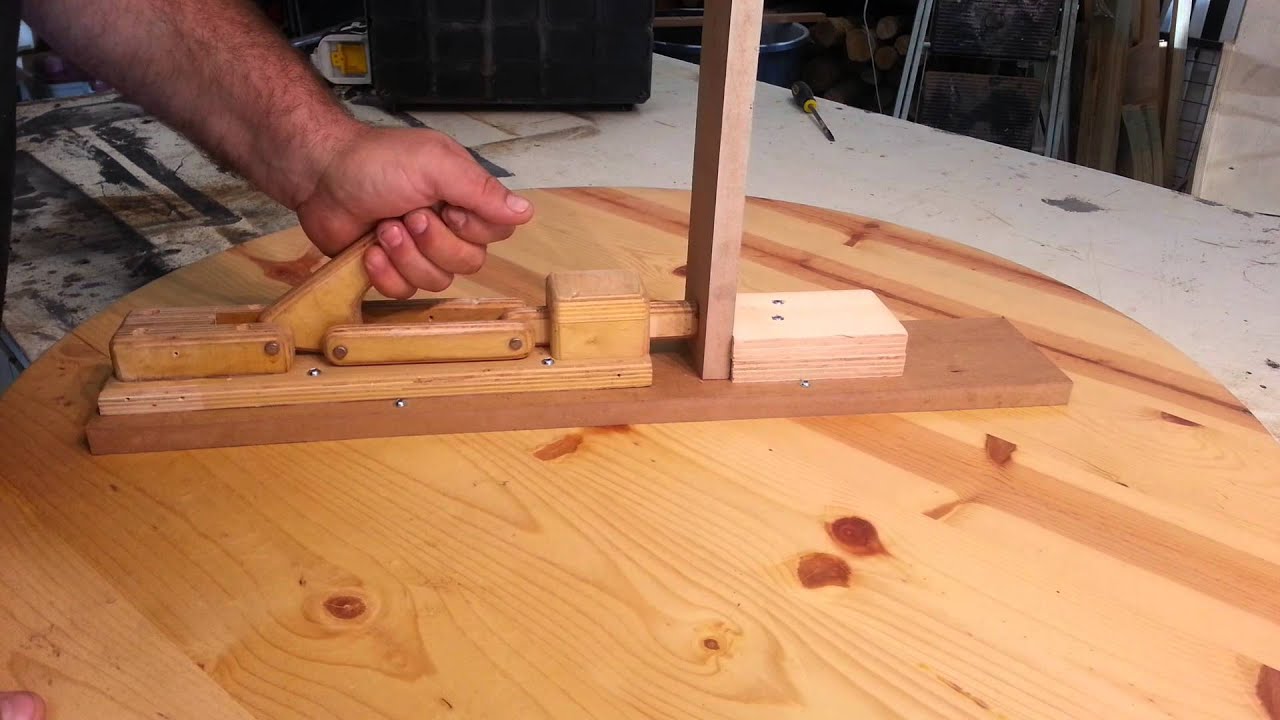 Woodworking - homemade "toggle clamps" - YouTube