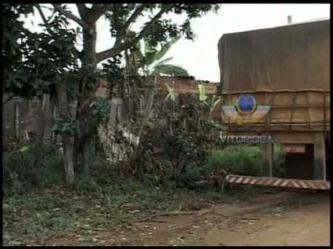 Terreno baldio em Araguari na verdade faz parte de rua