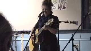 Watch Dar Williams Storm King video