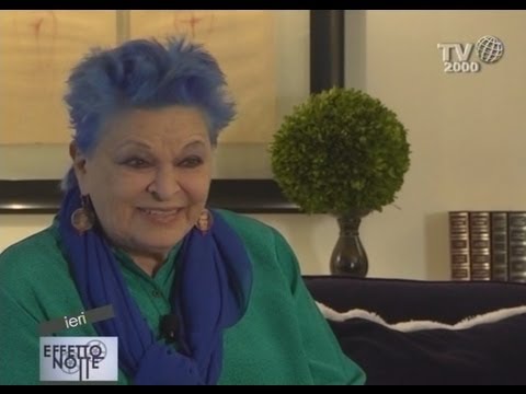 Lucia Bosè racconta la sua carriera, i suoi amori e il rapporto con il figlio Miguel