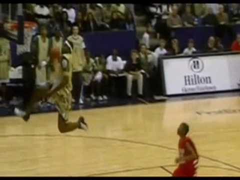 Lebron James Amazing Dunk Throu...