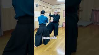 胴受け蹴り Dōukegeri: Asayama Ichiden Ryu Shunjō Staff Kata