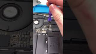 Macbook Pro 2018 Is Not Very Pro Repair..... Why The Glue?
