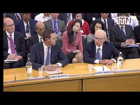Rupert Murdoch struggles under intense questioning