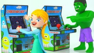 Frozen Elsa & Hulk Play Pac-Man Game ❤ Superhero Play Doh Cartoons & Stop Motion Movies