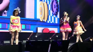 Watch Red Velvet About Love video