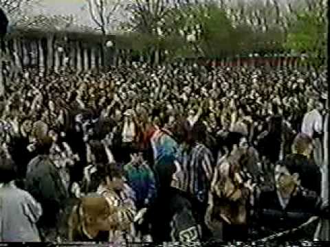 KURT COBAIN VIGIL SEATTLE 1994 - YouTube