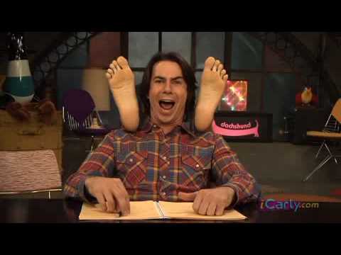 Go ahead and watch this and look at the feet I saw this on iCarlycom 