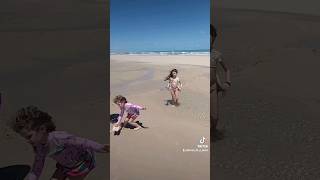 Lia E Laura Na Praia