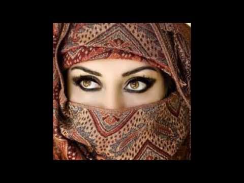 Gali me Aaj Chand Nikla....... Sung by Zareen.