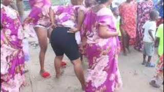 Chura Wa Buza Akicheza Uchiasaula Nguo Zote Hadharanijione Mwenyewe Utafurahiani Balaa Zito Aise