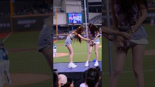 珠珠小色鬼又想偷掀阿勇裙子 Jueun0724