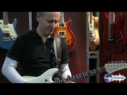 [MUSIK MESSE 2010] - Line6 - James Tyler Variax - JTV 69 US - DEMO