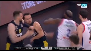 Final Serisinde, Melih Mahmutoğlu-Chris Singleton Arasında Olan Büyük Kavga! (FB