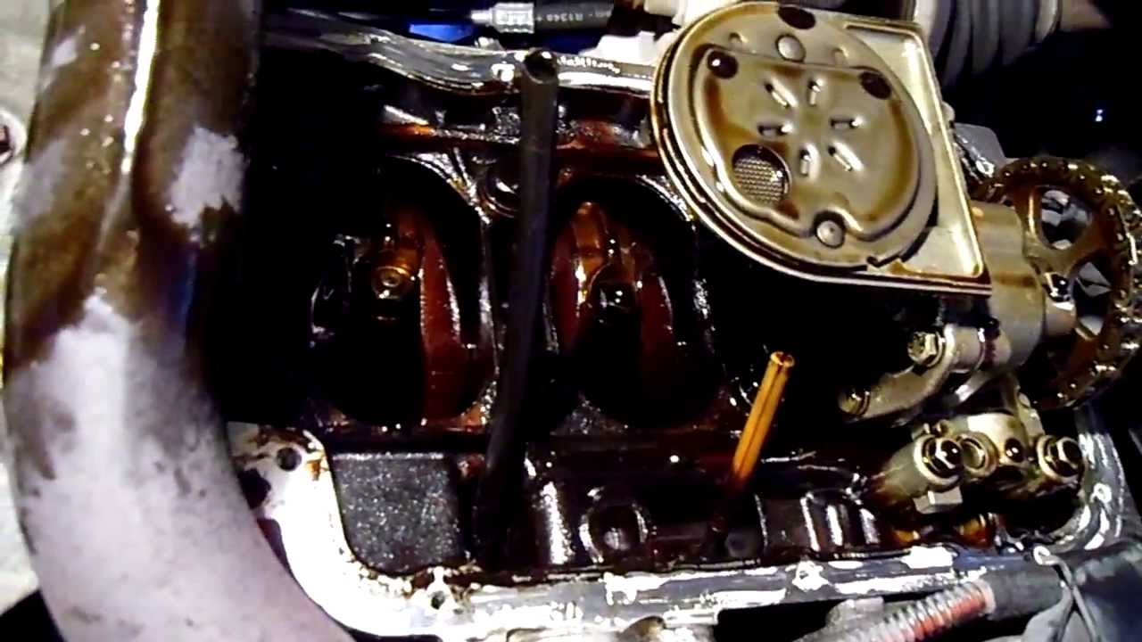 Весь двигатель в масле пежо 206 Весь двигатель в масле пежо 206