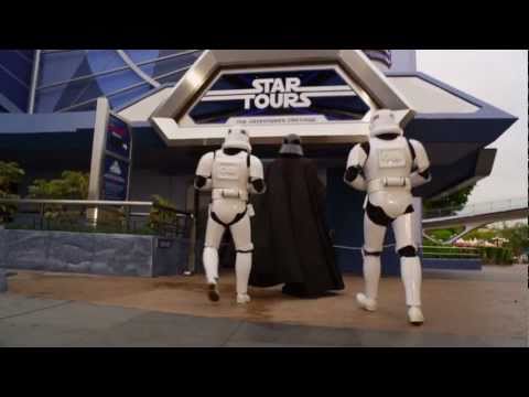 Darth Vader goes to Disneyland as he waits for Star Tours to open - Commercial