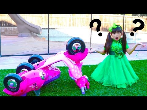 Emma Pretend Play w/ Broken Down Minnie Mouse Ride On Scooter Kids Toy