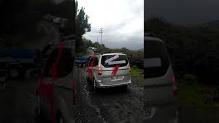 Pat Pat La İtina Ile Yol Kesilir