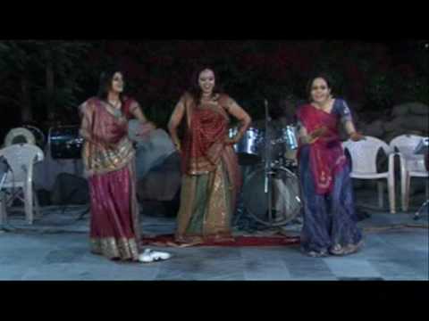Amazing bollywood wedding dance -1 on Gunji aangna mein shehnaiRab...