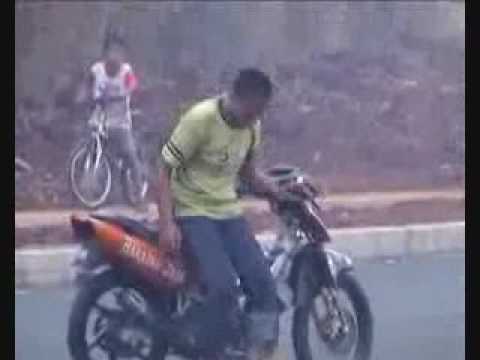 suzuki raider 150 drag race Accident