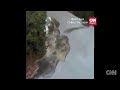 Impactante. Se Abre La Tierra Y Sale Agua De Las Grietas Impactante. Se Abre La Tierra Y Sale Agua De Las Grietas