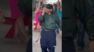 Moviendo El Esqueleto. En La Pulga De Alamo