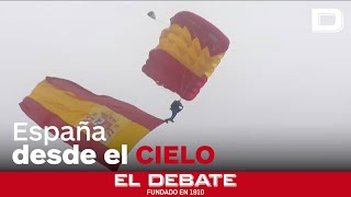 El Espectacular Salto Con La Bandera Abre El Desfile Del Día De La Hispanidad
