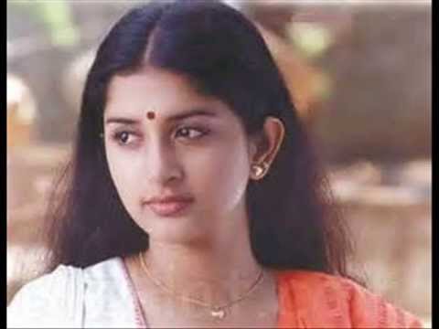 CHAND JAISE MUKHADE PE BINDIYA SITARA...