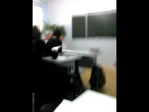 Школьник спалил училку за мастурбацией