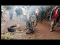 WEZI WA SIMU WACHOMWA KINYAMA KIKUYU| Dangerous robbers torched in broad daylight| Wizi Kanairo