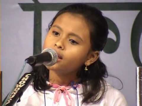 11yrs old Antara singing rangi sari gulabi