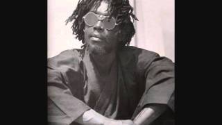 Watch Peter Tosh Cant Blame The Youth video