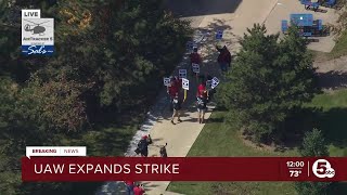 Live At The Stellantis Distribution Center Where Over 100 Uaw Workers Walked Out Friday Afternoon