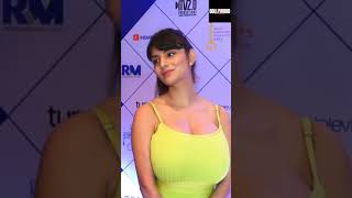 Anveshi Jain Looks Y In Yellow Deep Neck Show Her Cleavage Clearly Looks So Y