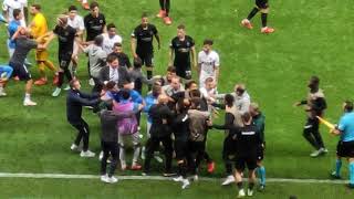 Fenerbahçe - Eintracht Frankfurt maçında futbolcular birbirlerine girdi!