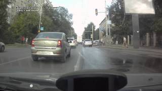 Видео Удар сзади. ДТП 03.09.2014. г.Ростов-на-Дону. ул.Ларина от slwros, улица Ларина, Ростов-на-Дону, Россия