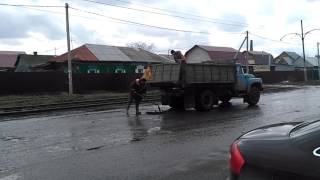 Видео Ремонт дороги по улице Лермонтова в Омске от Портал Om1.ru, улица Лермонтова, Омск, Россия